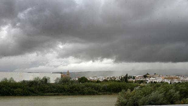 El tiempo en Córdoba | Cielos cubiertos y la temperatura máxima, en descenso, este sábado
