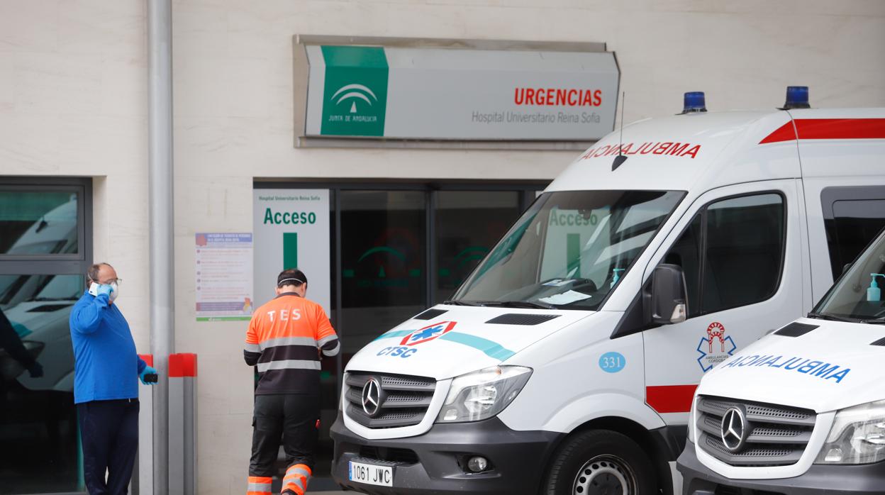 Acceso a Urgencias del Hospital Reina Sofía de Córdoba