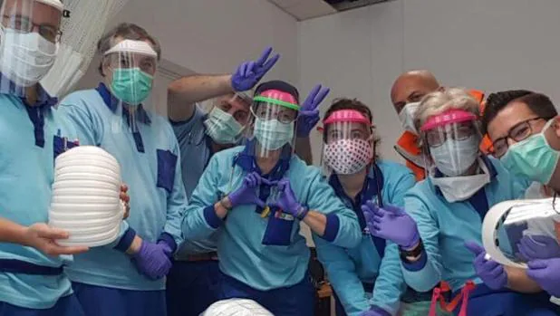 Voluntarios andaluces imprimen gratis en 3D máscaras para evitar contagios en centros sanitarios