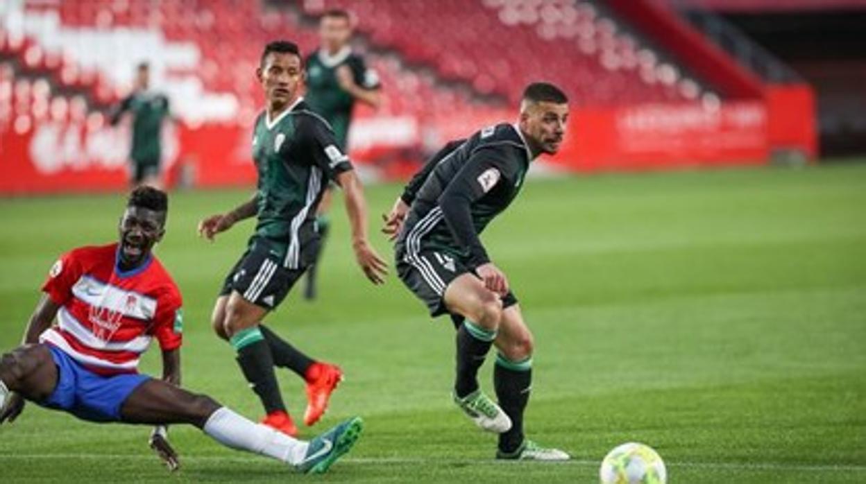 Garrido, en su partido ante el Granada B