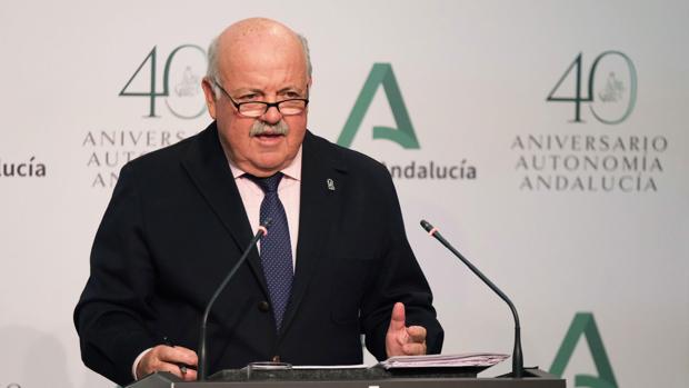 El coronavirus afecta a 872 sanitarios y 85 trabajadores de residencias de mayores en Andalucía