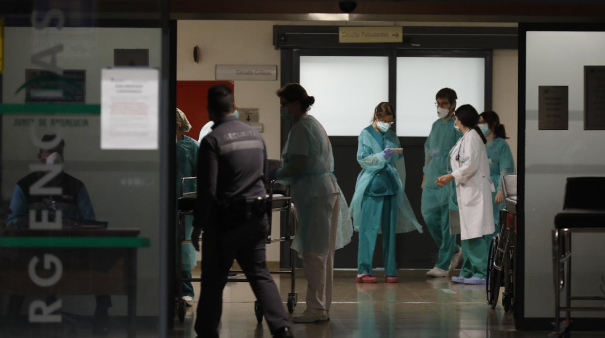 Acceso a Urgencias del Hospital Reina Sofía de Córdoba