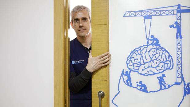 Luis Alonso Echagüe, psicólogo: «El miedo es imprescindible para sobrevivir»