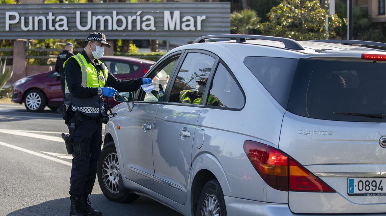 Todos los accesos a Punta Umbría menos uno se cerraron el pasado viernes 27 de marzo