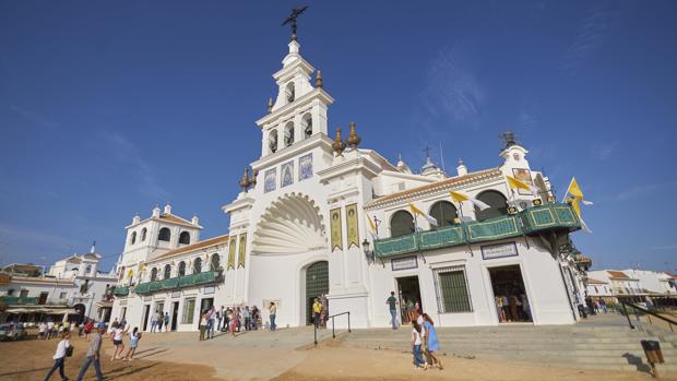 La UME llega a Almonte para acabar con las aglomeraciones de personas