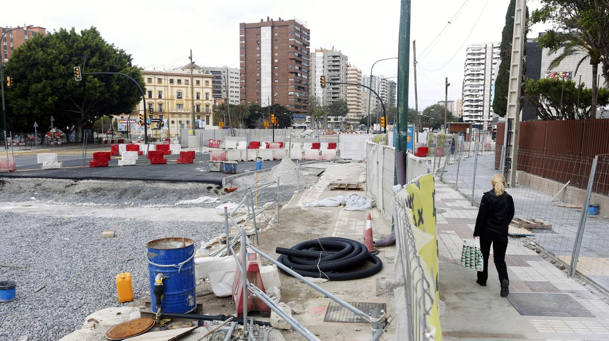 Trabajos parados desde el lunes de reurbanización de la superficie sobre las obras del metro en Málaga