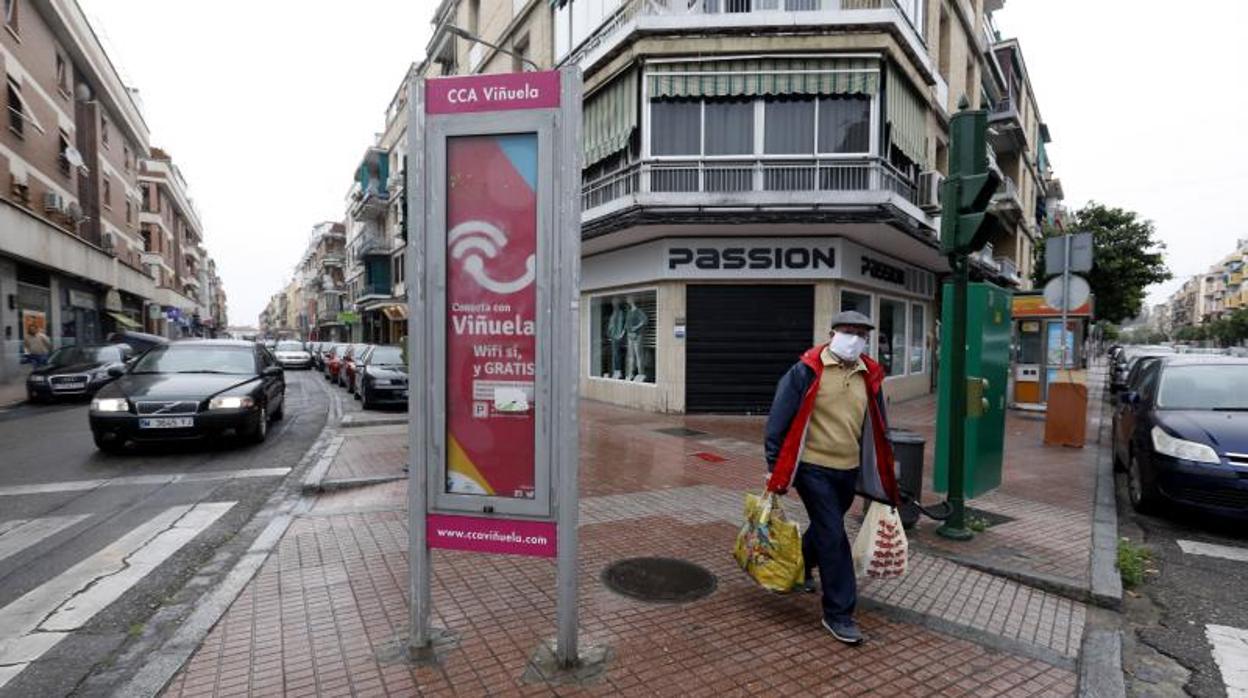 El centro comercial de La Viñuela, cerrado a cal y canto durante la crisis