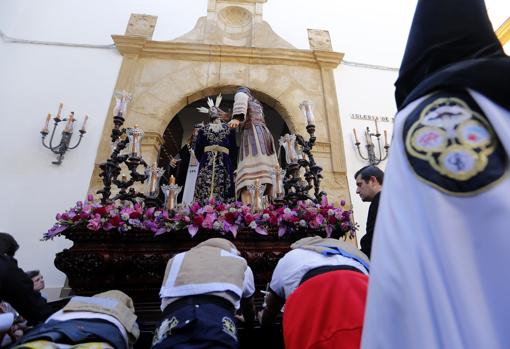 El Señor del Perdón, al salir de San Roque un Miércoles Santo de Córdoba