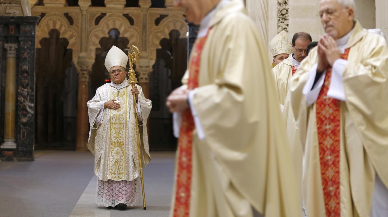 El obispo de Córdoba, Demetrio Fernández, durante una misa