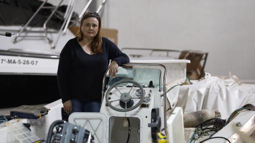 Manuela Mercado, en su nave de reparación de barcos