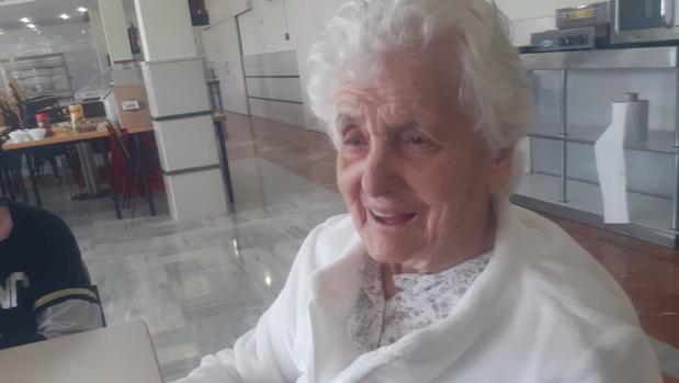 Una mujer de Ronda de 106 años del convoy apedreado en La Línea supera el coronavirus