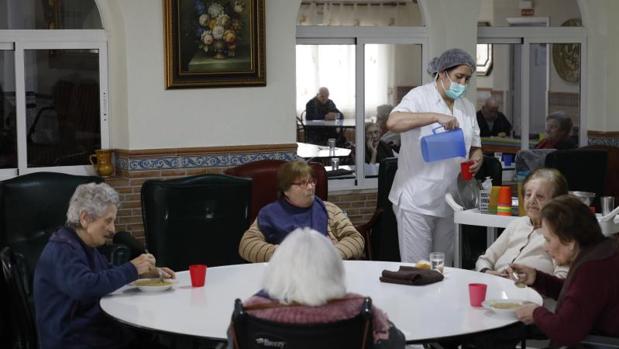 Más de la mitad de los contagiados en Córdoba son ancianos de residencias o personal sociosanitario