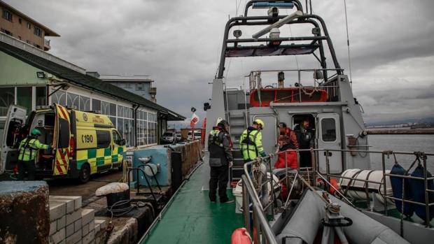 Evacuado en Gibraltar el tripulante enfermo de un carguero de bandera liberiana