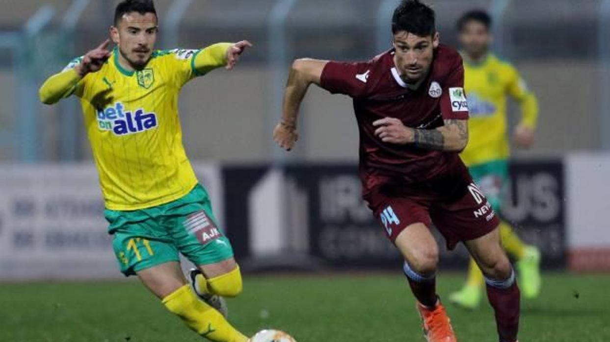 José Manuel Fernández, con la camiseta del AEK Larnaka