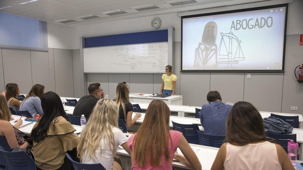 La Universidad Loyola mantiene en Córdoba su calendario de exámenes y sistema de evaluación