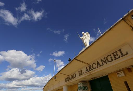 Acceso al estadio de El Arcángel