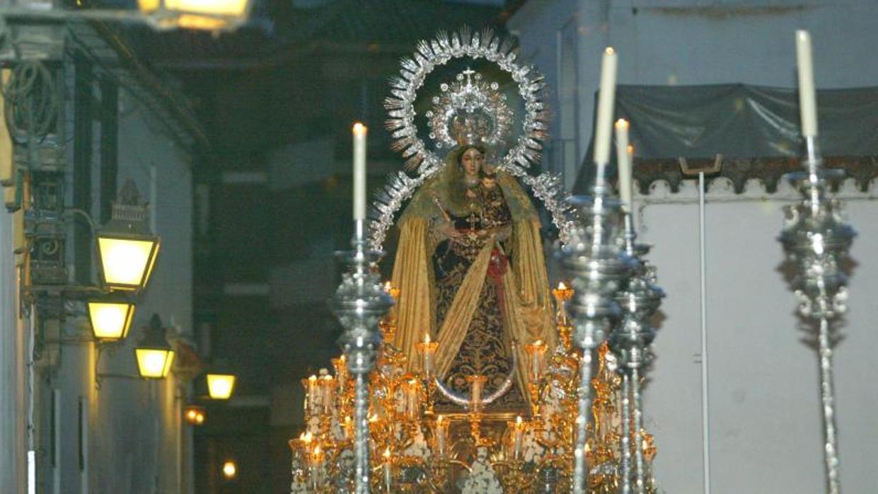 Procesión de la Reina de los Ángeles del Cister en 2005