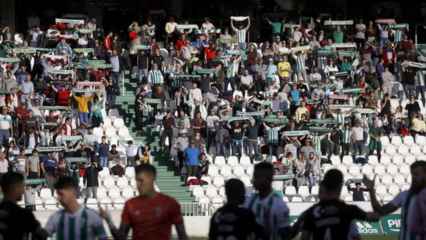 Córdoba CF | El cordobesismo califica con «suspenso» la temporada