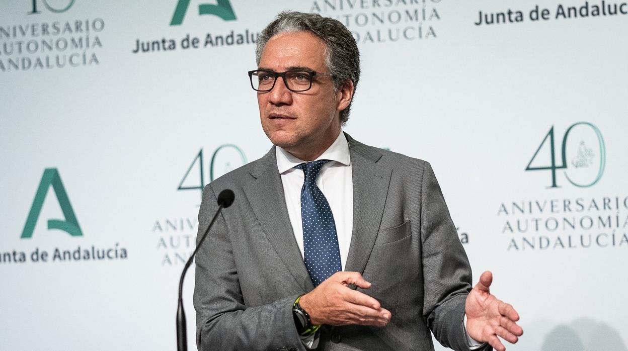 La Junta afirma que hay un «criterio político» para no pasar a toda Andalucía a la fase 1