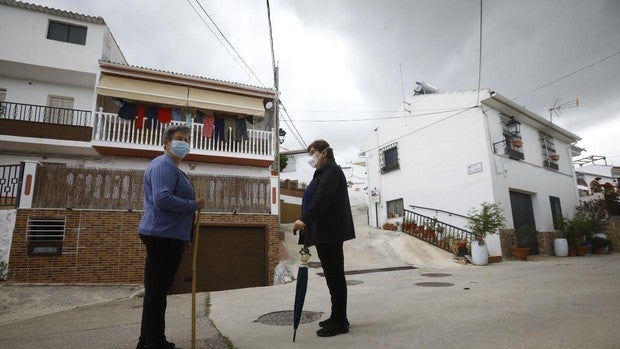 Una pedanía limítrofe de Iznájar, entre dos fases distintas: Córdoba (1) y Granada (0)