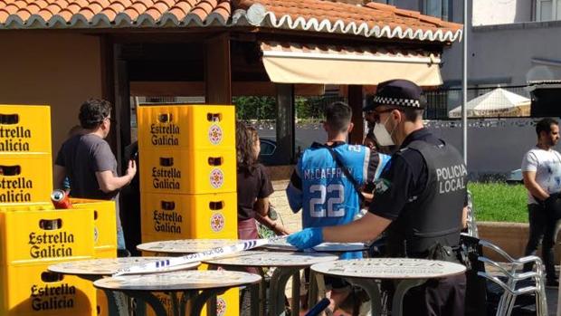 La Policía tiene que intervenir en bares ante «la avalancha» de público en Almería