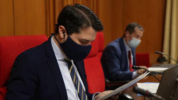 El alcalde de Córdoba dice que la vigilancia de los bares es una acción coordinada con la Subdelegación