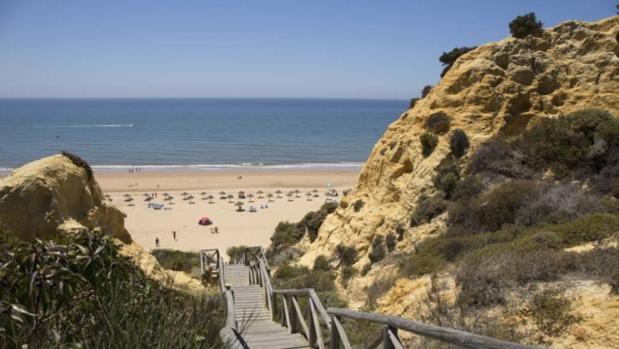 Fase 2 en Andalucía: Este lunes solo se bañarán en la playa onubenses, gaditanos y almerienses