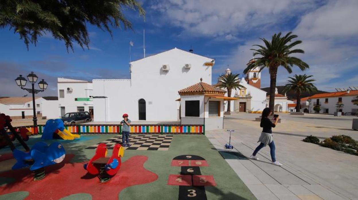 Zona de juegos infantiles en Los Blázquez