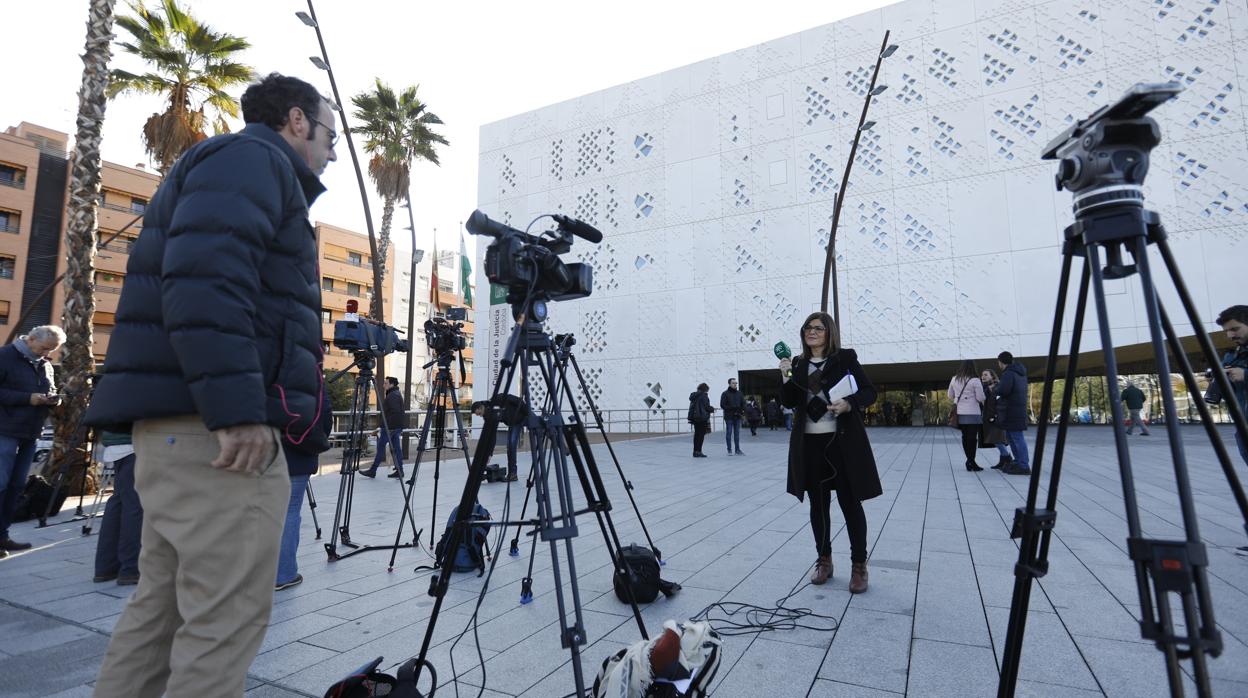 Medios de comunicación el pasado noviembre durante el juicio a La Manada en Córdoba