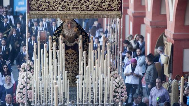 El Buen Suceso de Córdoba presenta cuatro violeteros que presidirán el palio