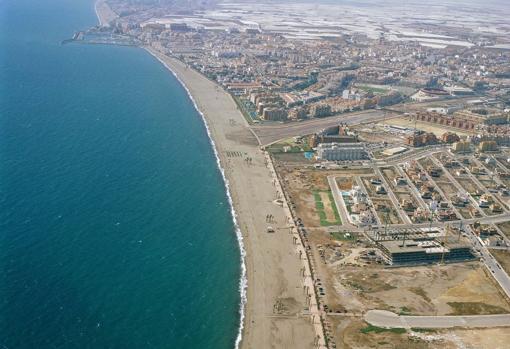 Vista aérea de la playa La Romanilla