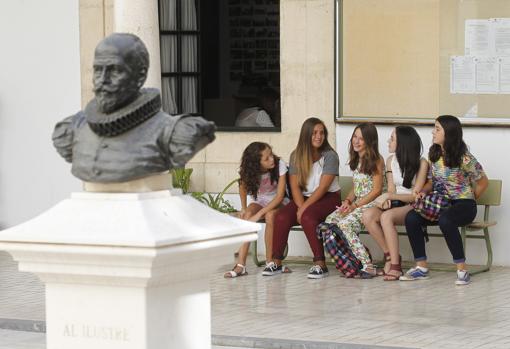 Alumnas en el Instituto Góngora