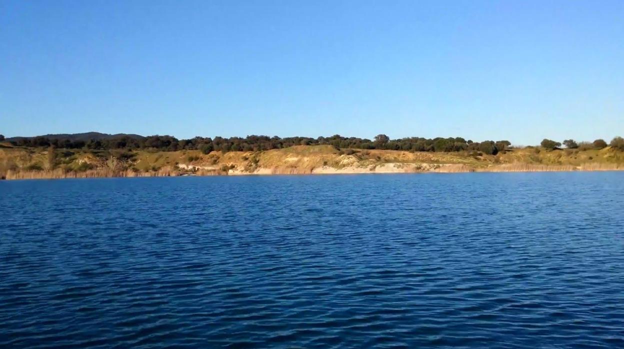 ¿Conoces el misterioso lago azul de Córdoba?