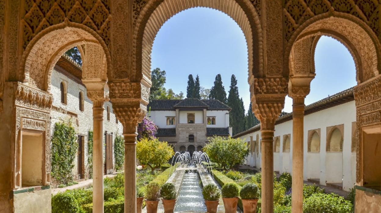 Lugares como la Alhambra, los dólmenes de Antequera o Medina Azahara, podrán visitarse a partir de este mes, de forma gradual y escalonada