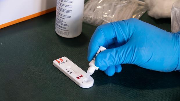 La Junta de Andalucía hará test rápido de coronavirus a todos sus trabajadores