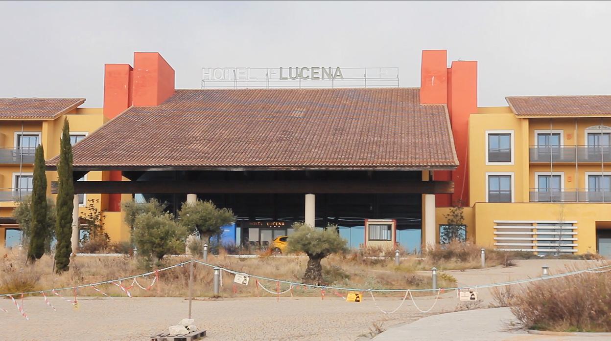 Aspecto actual del Hotel Prestige de Lucena que será reconvertido en un complejo sociosanitario