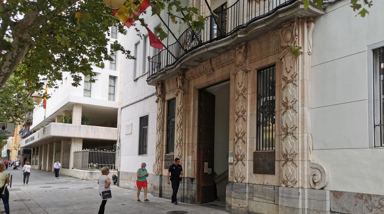 Sede municipal de Gran Capitán, en la mañana del 26 de junio