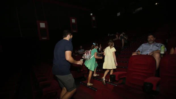 Las salas de cine regresan en Córdoba con clásicos y respuesta cauta del público