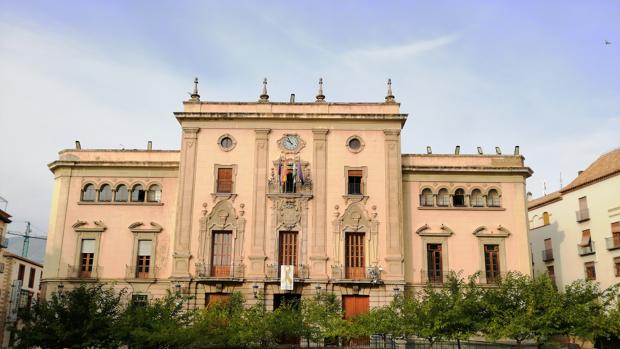 Calor asfixiante en el Ayuntamiento de Jaén por una avería en la climatización que impide arreglar la deuda