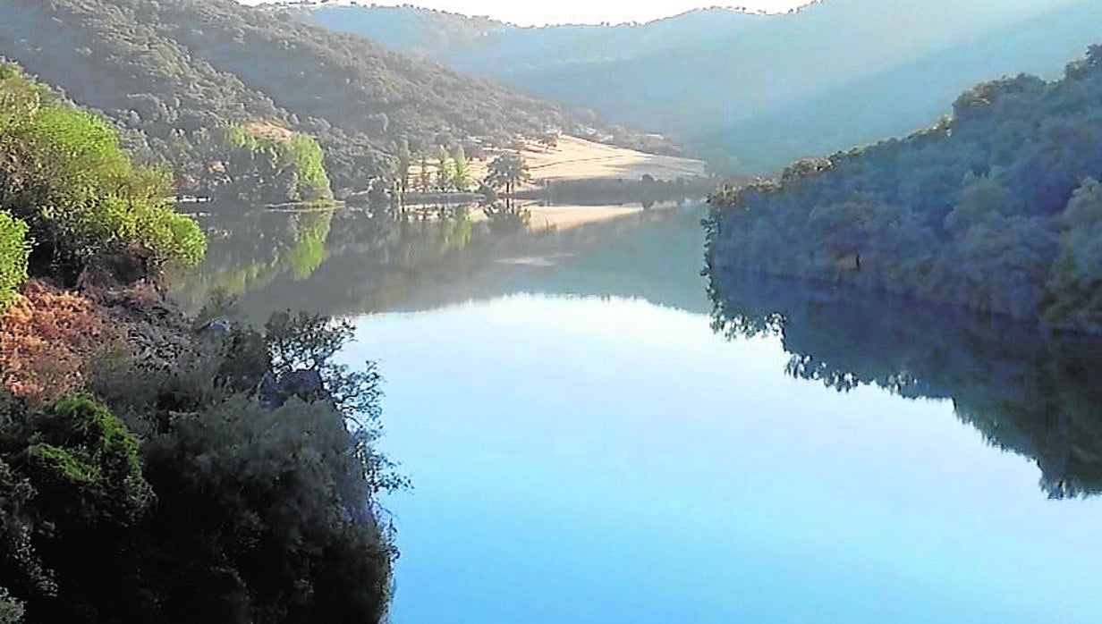 Río Bembérzar por el que navegará el barco solar de Hornachuelos