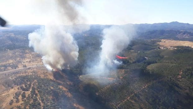 Extinguido el incendio forestal de Almonaster tras tres días de trabajos