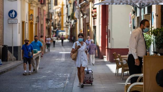 Andalucía suma 90 nuevos contagios, aunque baja a mínimo sus hospitalizados por coronavirus