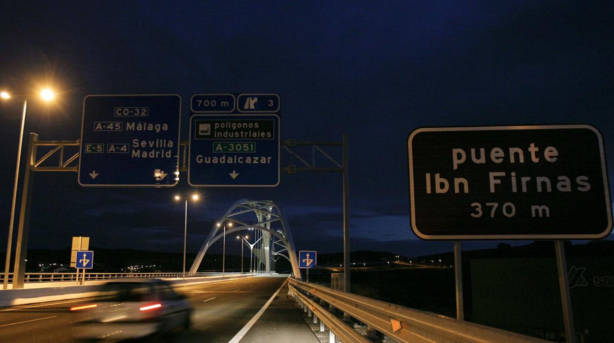 Puente de Abbas Ibn Firnás, en la Variante Oeste de Córdoba