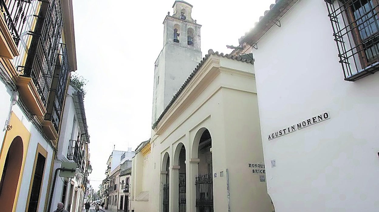 Fachada de la parroquia de Santiago de Córdoba