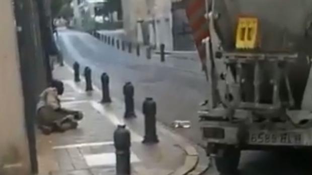 Tiroteo junto a la Catedral de Granada tras robar el arma a un policía