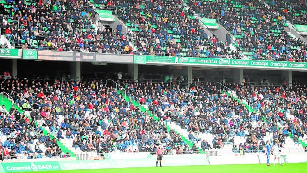 El Córdoba CF inicia esta semana una temporada todavía cogida con pinzas