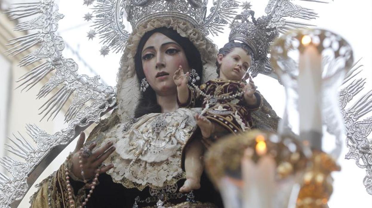 La Virgen de los Ángeles en una de sus salidas procesionales