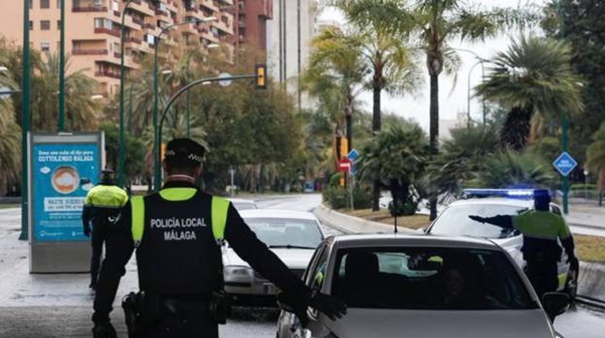 La Policía Local de Málaga es la que socorrió a la víctima y detuvo al agresor