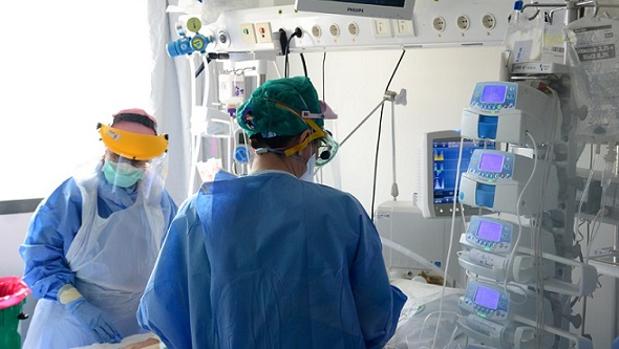 Andalucía suma más de 300 contagiados y 14 brotes nuevos de coronavirus por segundo día consecutivo