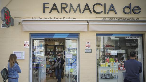 Detenido por atracar con arma blanca una farmacia de Granada y llevarse cinco euros de botín